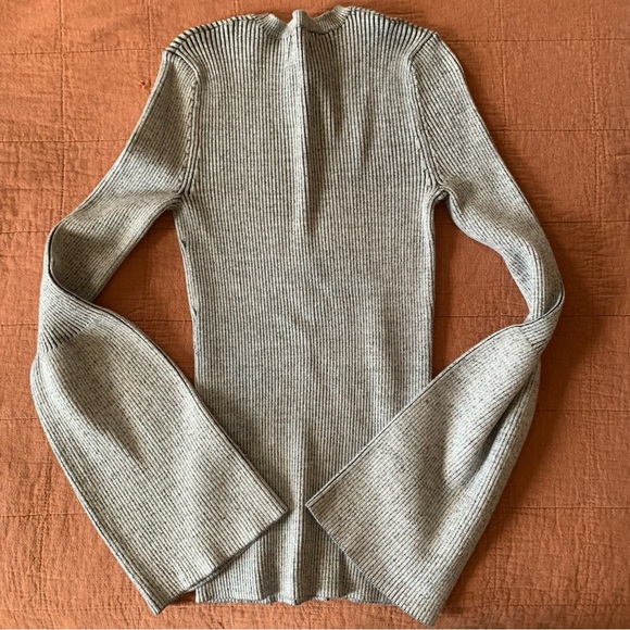 WWW Grey Gray Ribbed Wide Sleeve Sweater - Picture 6 of 6